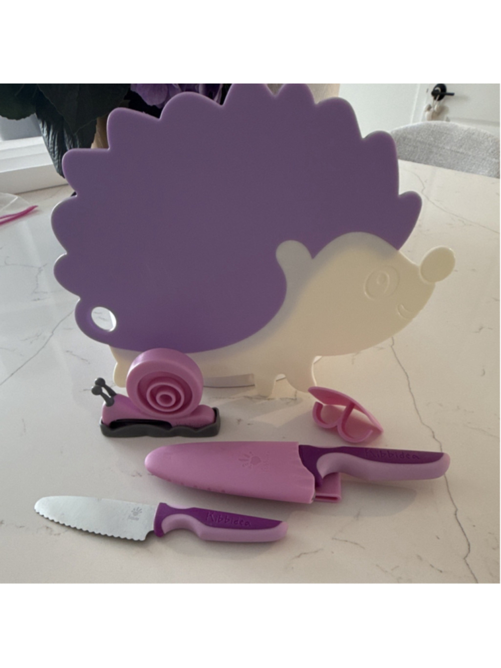 Kibbidea Kids Safe Kitchen Set w/ Knives, Peeler Cutting Board and Finger Guard